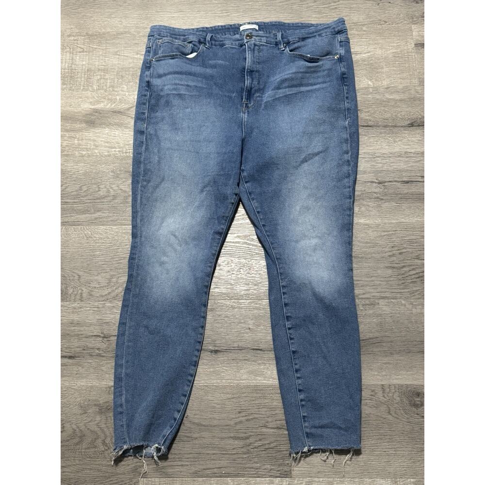 Good American Straight Leg Jeans in Medium Blue